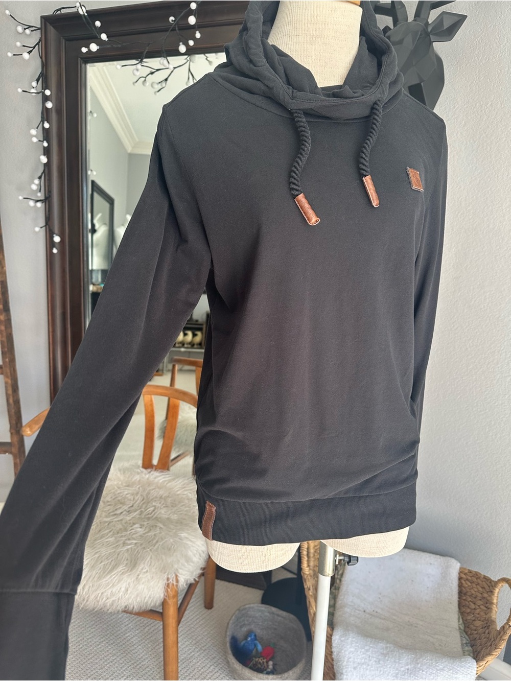 Naketano black hoodie with brown accents, size medium - Picture 5 of 16